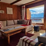 Newly Renovated Loverbier Steps From Place Apartment