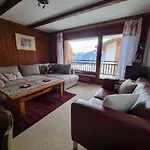 Newly Renovated Loverbier Steps From Place Apartment Verbier