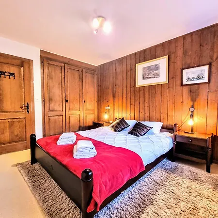 Loverbier With Pool, Location!