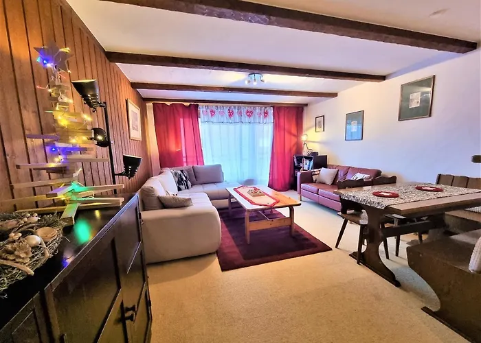 Newly Renovated Loverbier Steps From Place