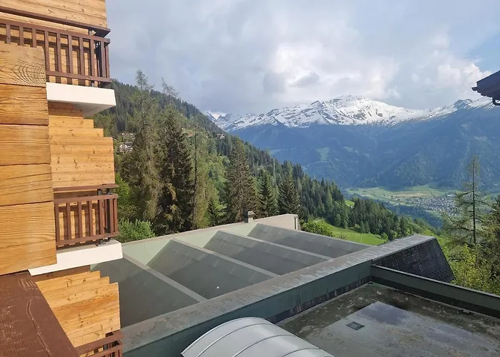 Newly Renovated Loverbier Steps From Place