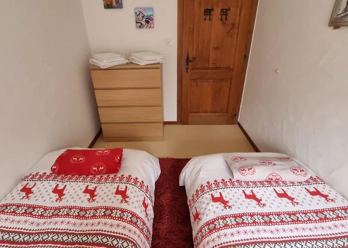 Newly Renovated Loverbier Steps From Place * Verbier