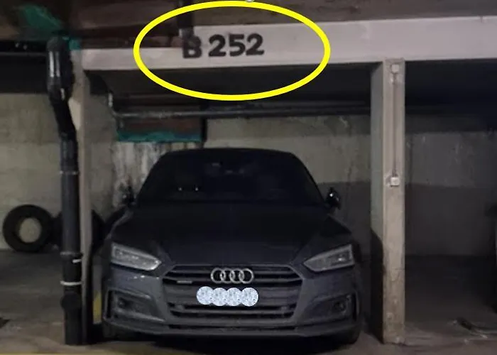 Newly Renovated Loverbier Steps From Place *