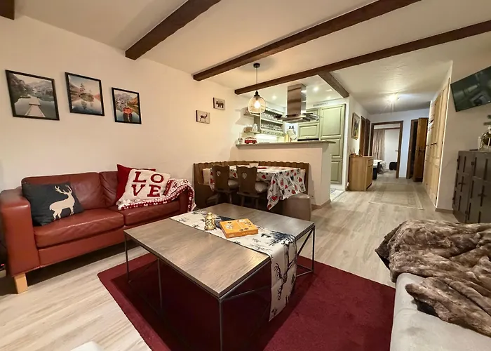 Newly Renovated Loverbier Steps From Place *